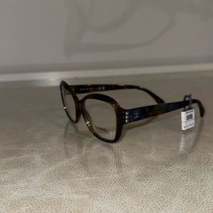 CHANEL Interlocking CC Logo Wayfarer Eyeglasses